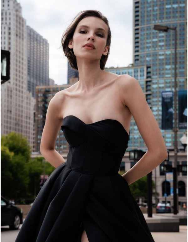 Long party dress with sweetheart neckline and side slit 2