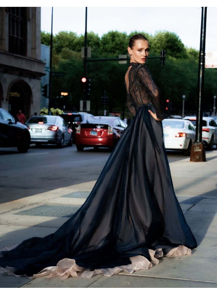 Robe longue de fête avec transparences et sequins