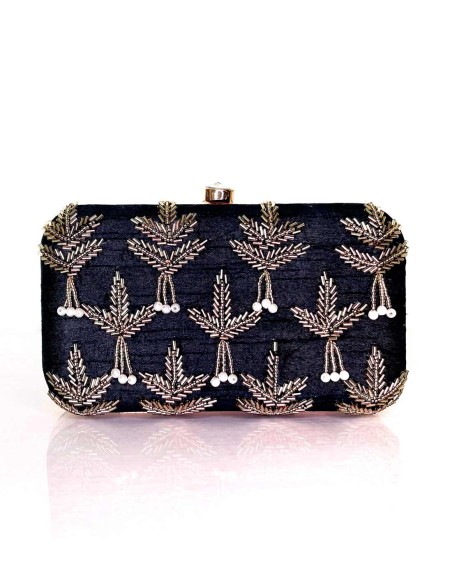 Evening clutch bag with rhinestones and pearls for guests Evening clutch bag with rhinestones and pearls for guests