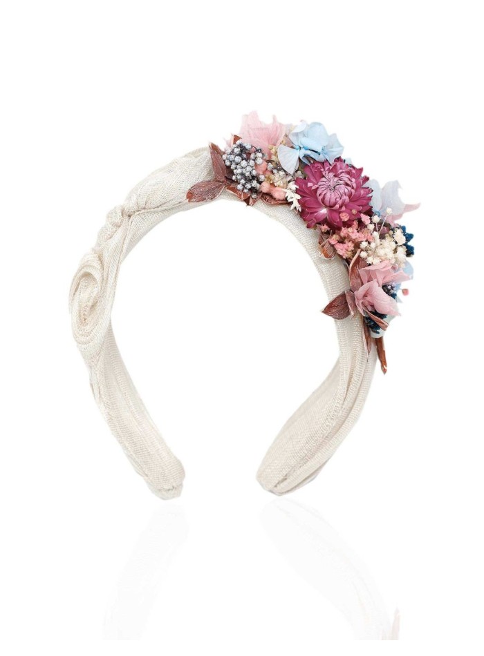 Raw crinkled sinamay headband with preserved flowers