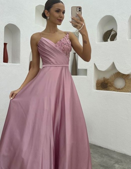 Vestido midi de fiesta con escote corazón y bordados rosa Vestido midi de fiesta con escote corazón y bordados rosa
