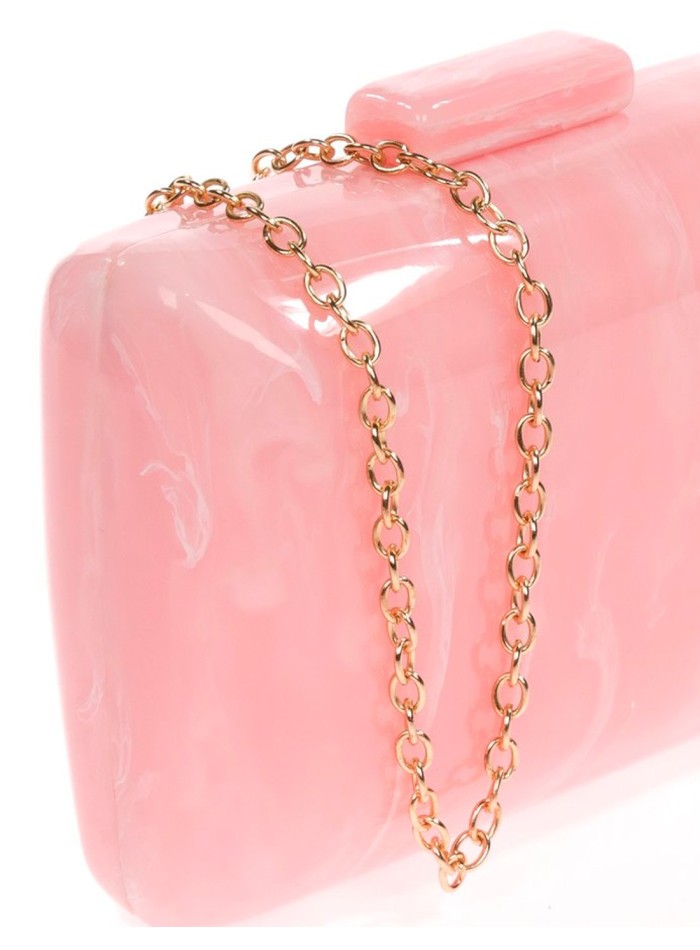 Bolso de fiesta nacarado con bordes redondeados