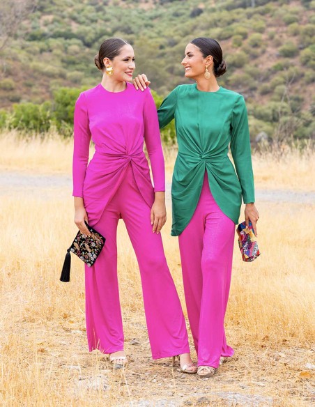 Conjunto de fiesta con top nudo y pantalón de campana rosa entero y verde y rosa