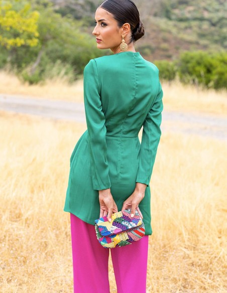 Party outfit with knotted top and bell bottom pants for guests Party outfit with knotted top and bell bottom pants for guests