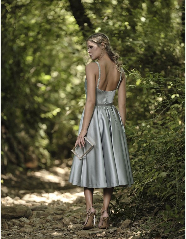 Short ball gown with a slatted skirt and rhinestone straps 2