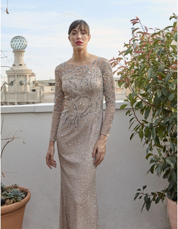 Long party dress with sequins | INVITADISIMA