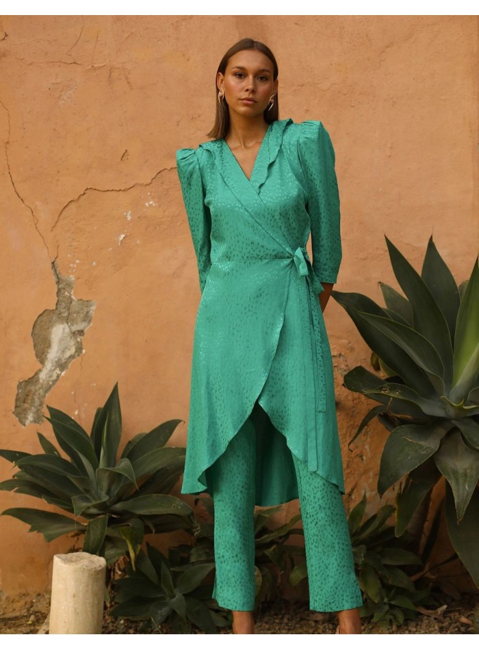 Ensemble blouse croisée et pantalon droit en jacquard vert