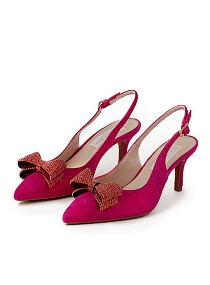 High-heeled pumps with bow embellishment