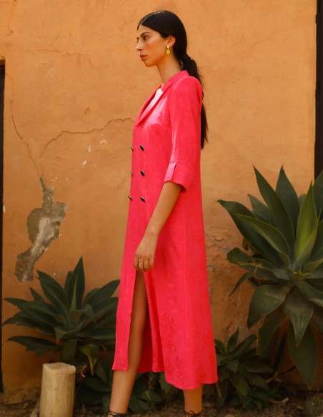 Vestido de fiesta midi con cuello smoking y botones