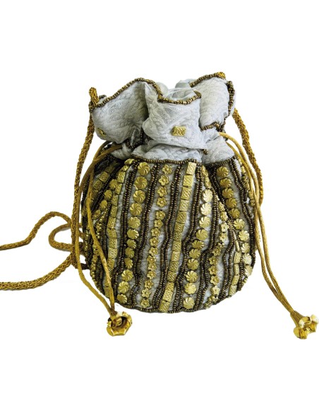 Bolso bombonera con abalorios para invitadas