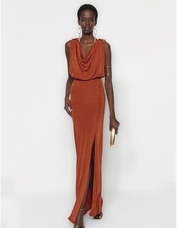 Evening dress with halter neckline for guests | INVITADISIMA