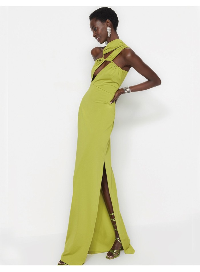 Evening dress with cut-out neckline | INVITADISIMA