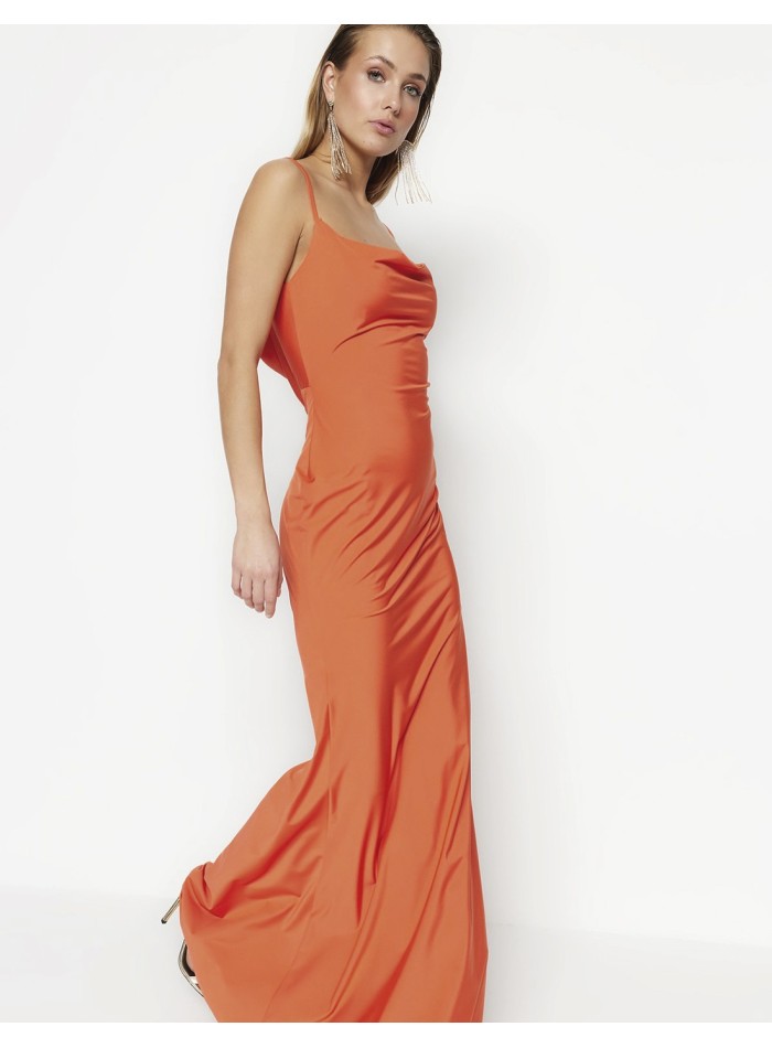 Vestido de fiesta largo satinado con espalda...