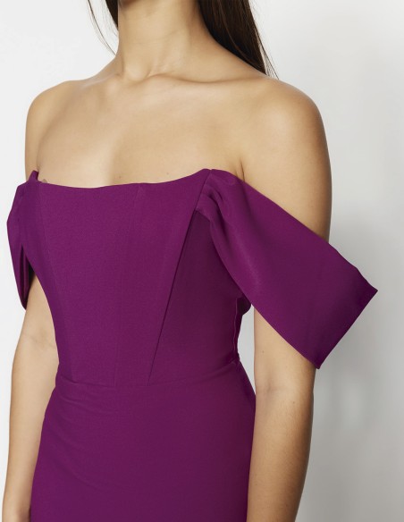 Cocktail dress with bodice bodice and small sleeves detail Cocktail dress with bodice bodice and small sleeves detail