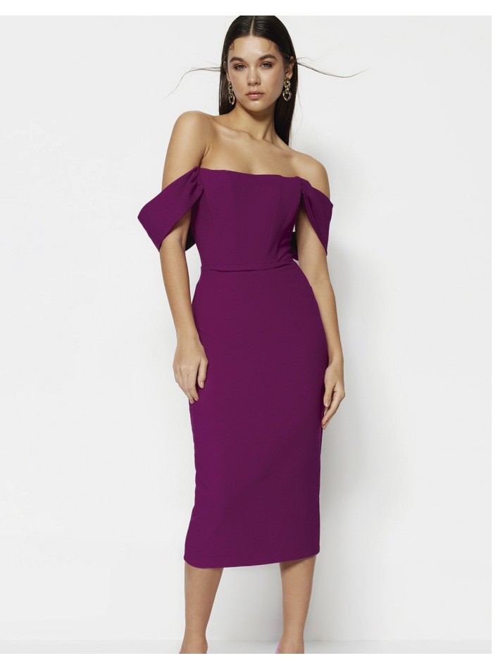 Cocktail dress with bodice bodice and small sleeves