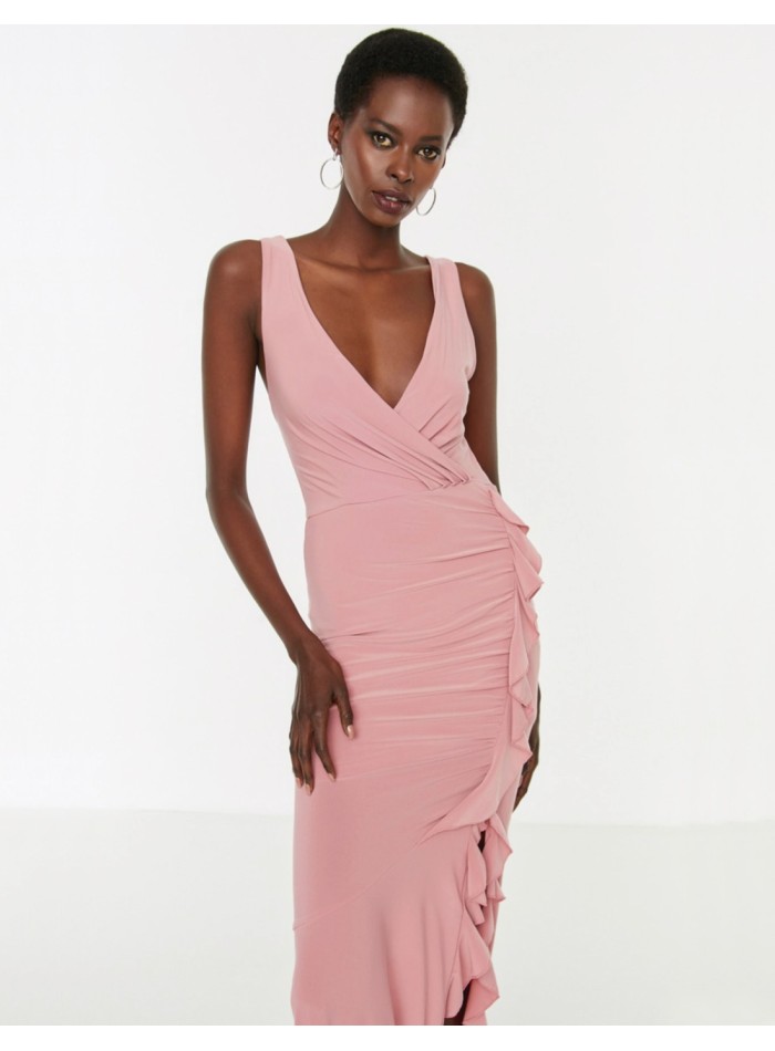 Stretch evening dress with ruffled and slit