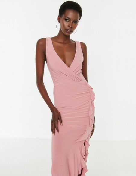 Stretch evening dress with ruffled and slit