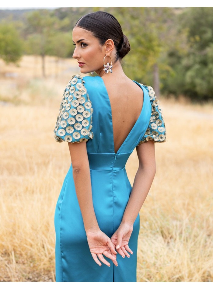 Vestido cóctel con escote espalda y manga corta...