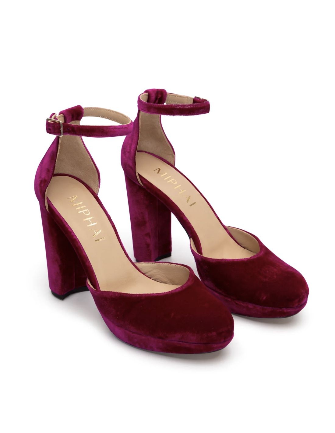 Velvet party shoes for winter guests | INVITADISIMA