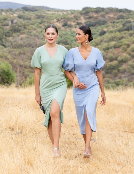 Robe midi pastel avec fente centrale et décolleté