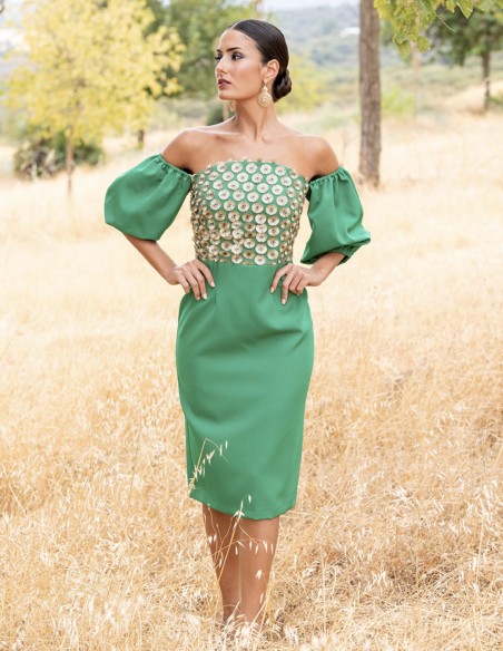 Robe de cocktail sans bretelles avec manches