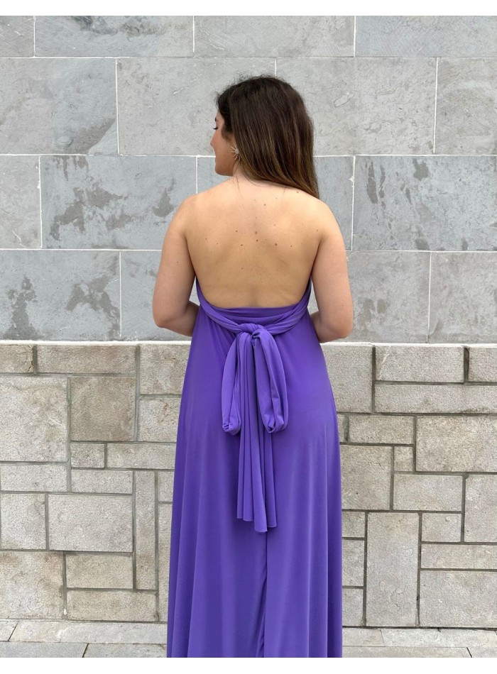 Vestido multiposicion con el escote cruzado y la espalda descubierta.