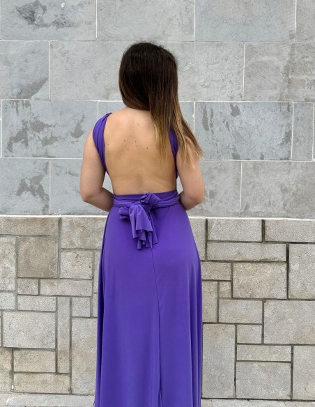 Vestido multiposicion con tirantes largos que se ajustan al escote, a la espalda y a la cintura.