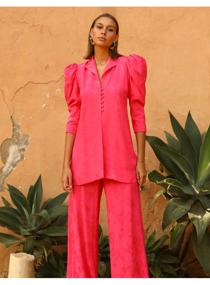 Suit with flowing fabric jacket and palazzo pants fucsia