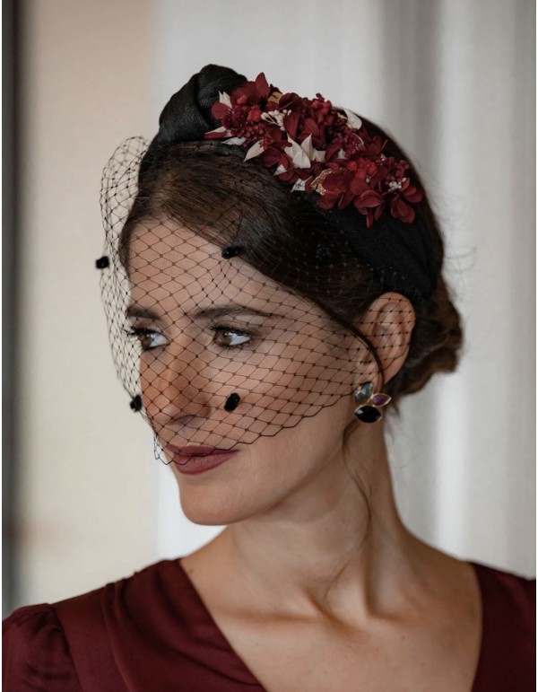 Black knotted headband with preserved flowers 2