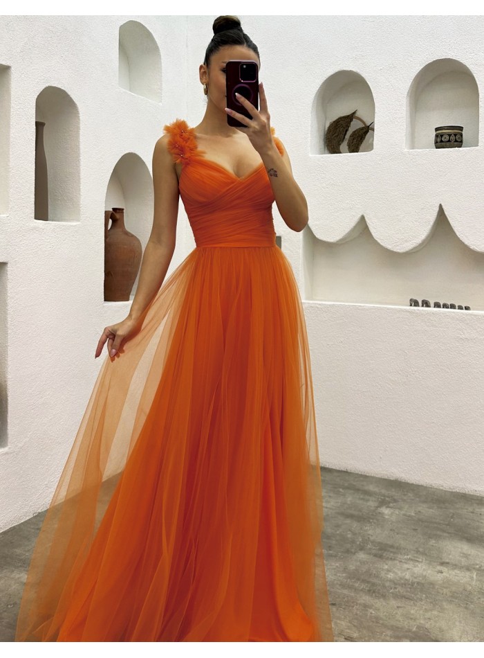 Robe de soirée longue en tulle avec bretelles...