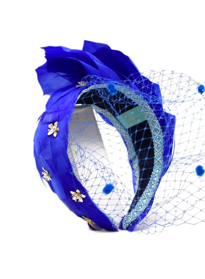 Feather headband decorated with jewel details