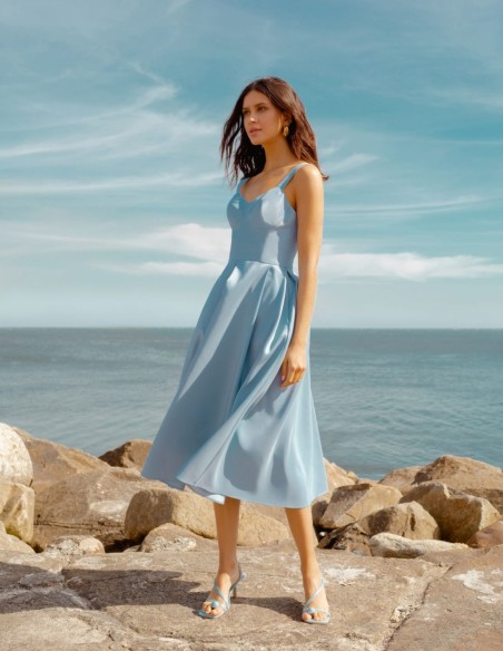 Robe de soirée midi bleu clair avec corsage bustier