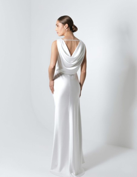 Robe de mariée à dos drapé