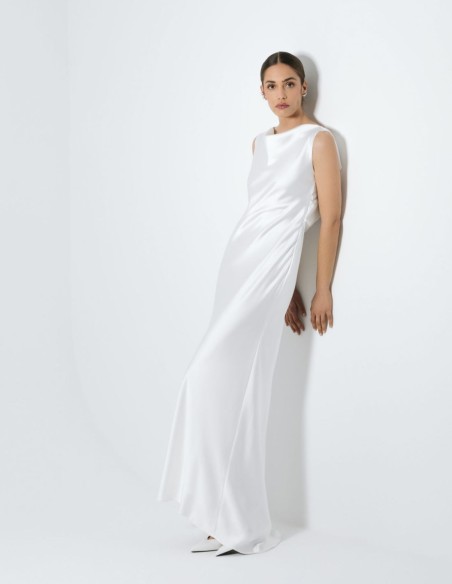 Robe de mariée à dos drapé