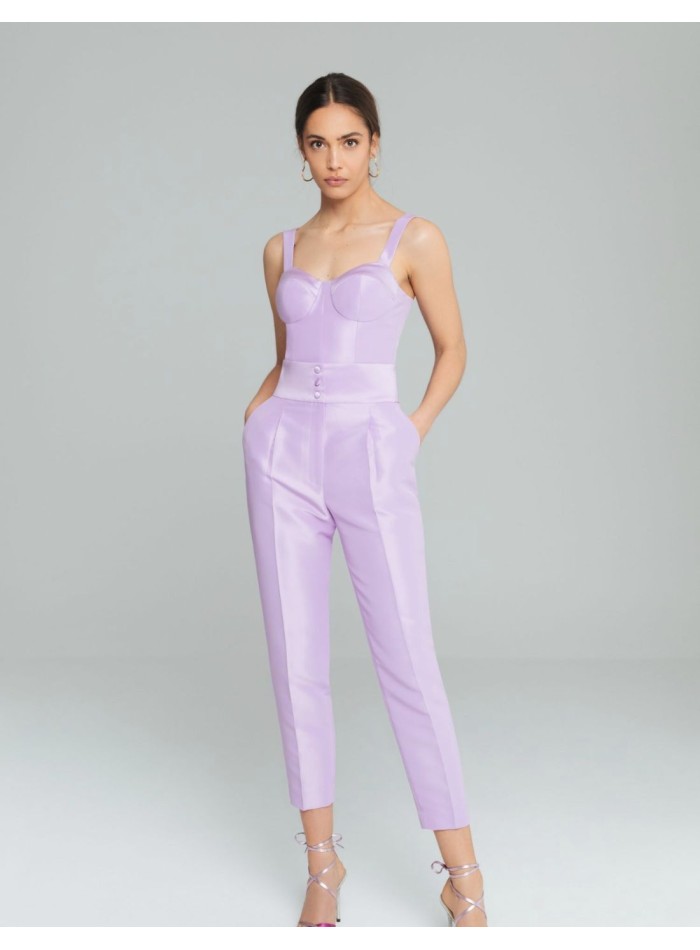 Pantalon à pinces lilas avec ceinture boutonnières