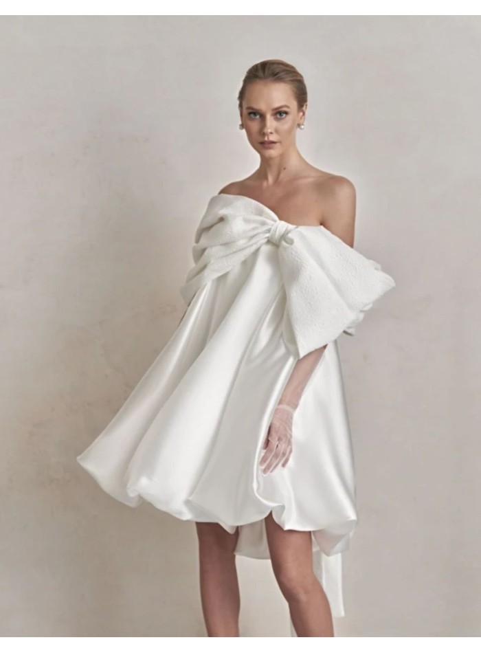 Short ivory wedding dress with maxi bow