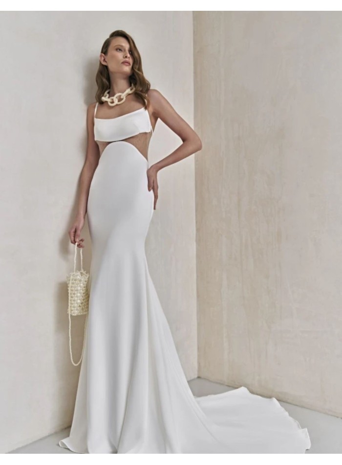 Long ivory wedding dress cut-out with mesh