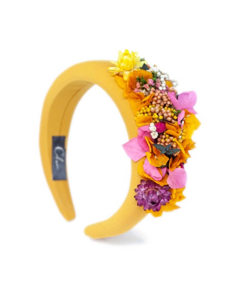 Diadema acolchada para invitada con flores preservadas multicolor Diadema acolchada para invitada con flores preservadas multicolor