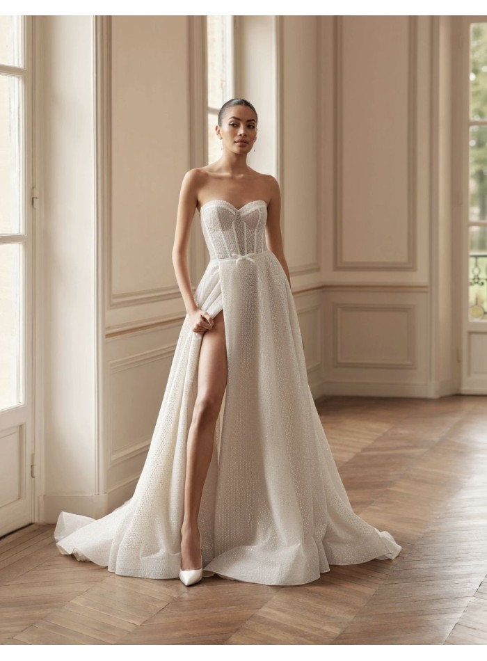 Robe longue de mariage avec encolure sans bretelles