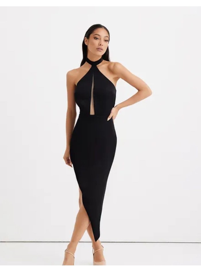 Robe asymétrique décolletée pour les fêtes