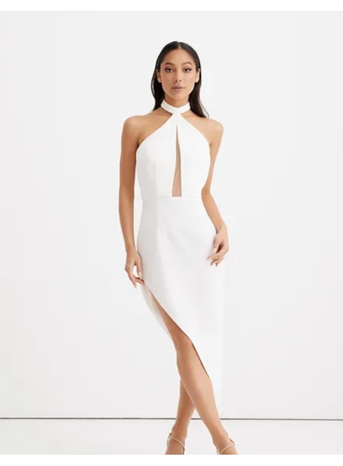 Robe asymétrique décolletée pour les fêtes