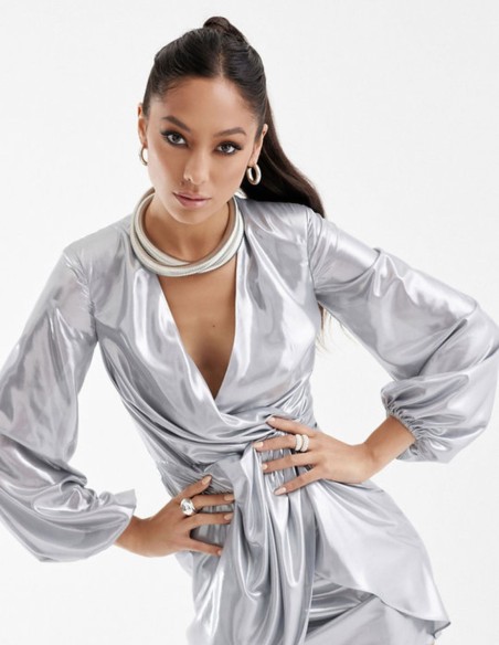 Mini vestido de fiesta fluido con manga larga