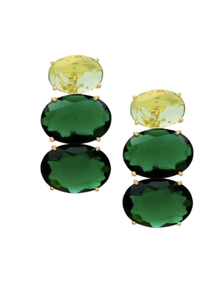 Party earrings with natural stones in oval shape in emerald green color, perfect for events.