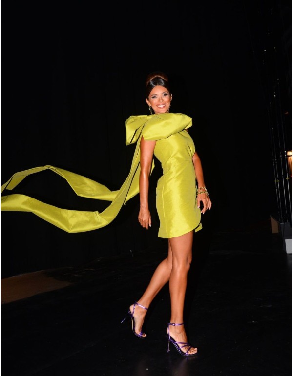 Robe asymétrique avec nœud à l'épaule - Teresa Andrés...