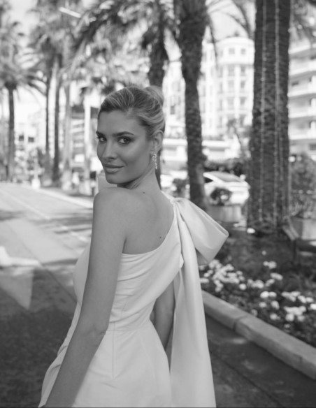 Robe asymétrique avec nœud à l'épaule - Teresa Andrés Gonzalvo