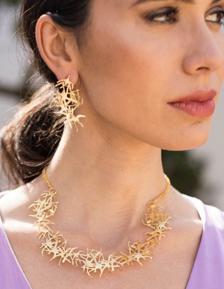 Gold necklace with starfish ornament