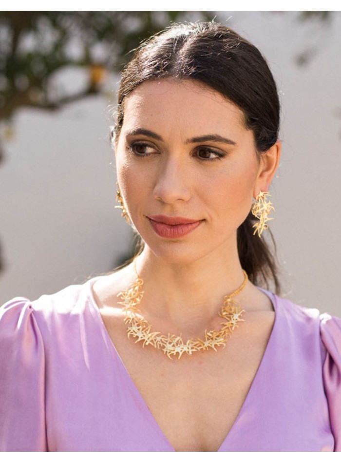 Collar dorado con adorno estrellas de mar