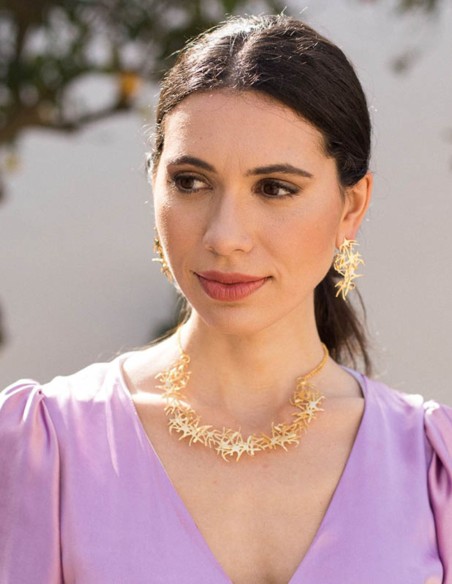 Gold necklace with starfish ornament