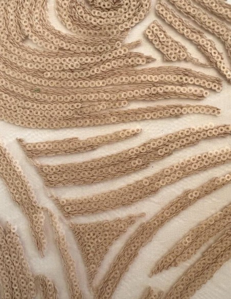 Robe longue de fête brodée de sequins