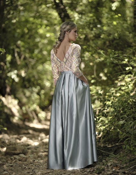 Robe longue avec paillettes et jupe en satin